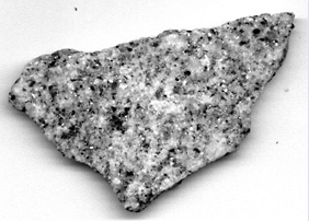 Типичная структура гранита, которая показывает большие минеральные кристаллы